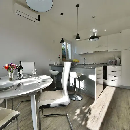 Karlo By Interhome Apartamento *