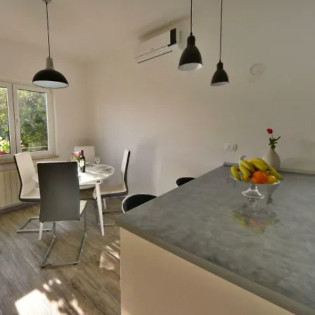 Karlo By Interhome Apartman