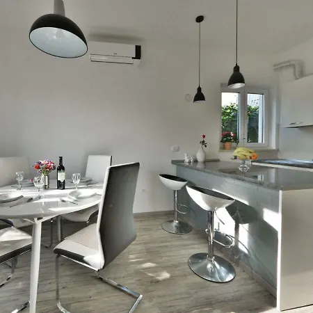 Karlo By Interhome Apartman Rukavac (Primorje-Gorski Kotar)