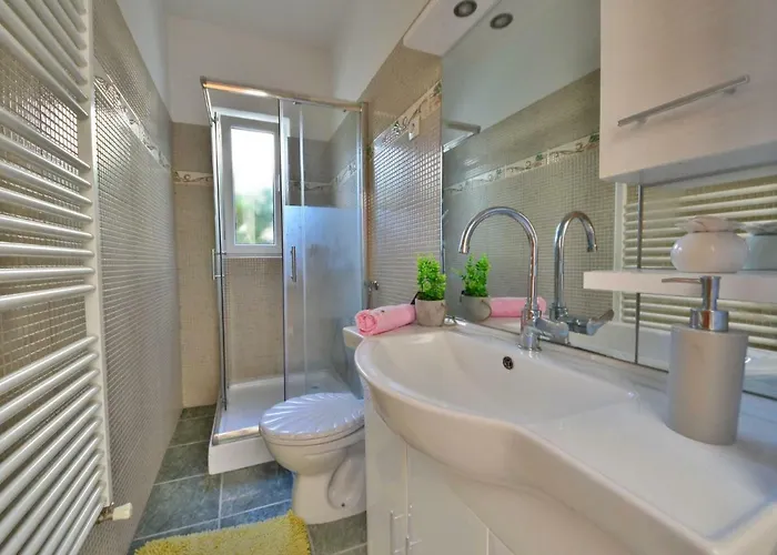 Karlo By Interhome